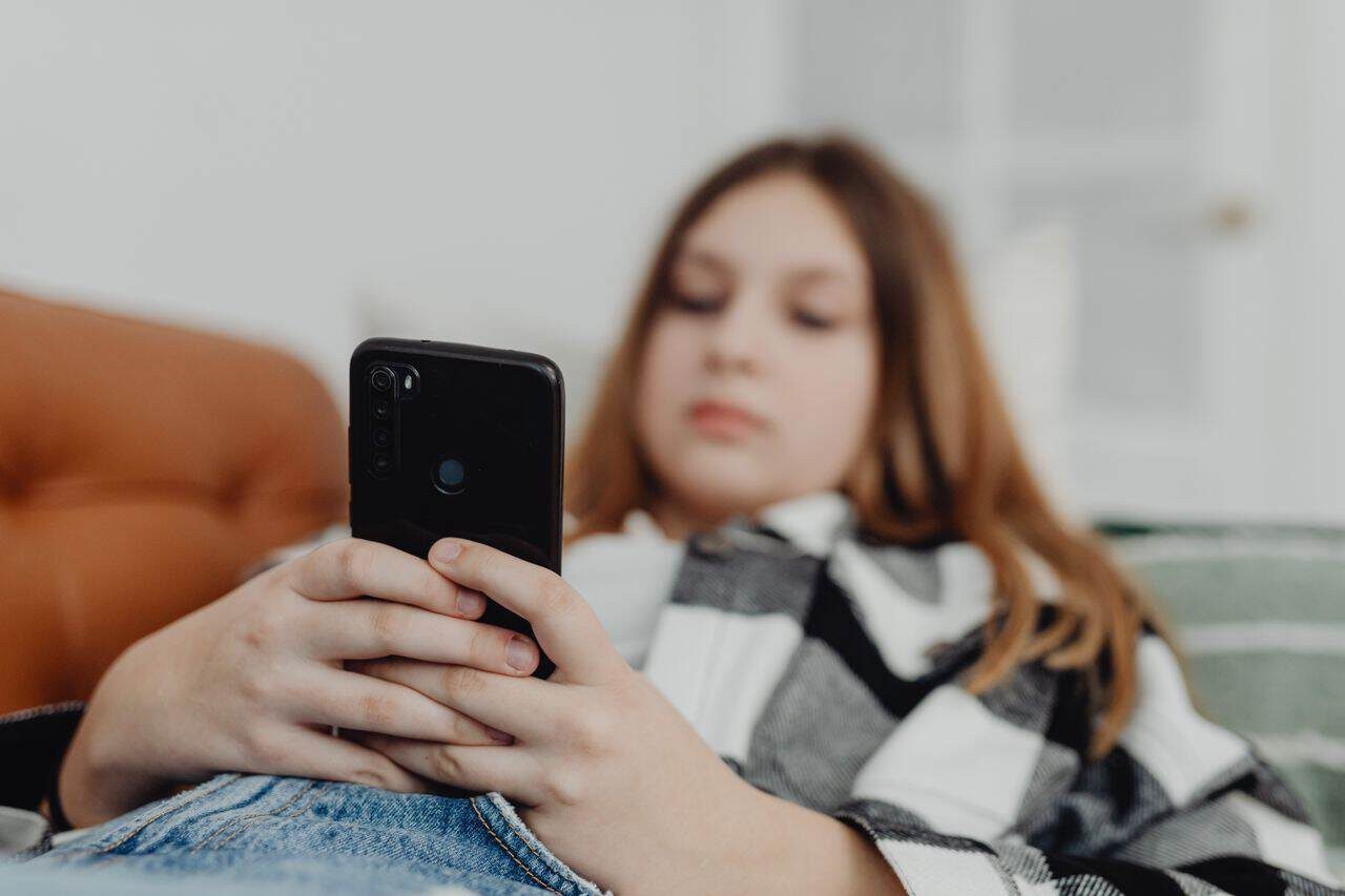 Daily texts lifted teens' plant-based lunch choices from 44% to 59% in an Appetite trial